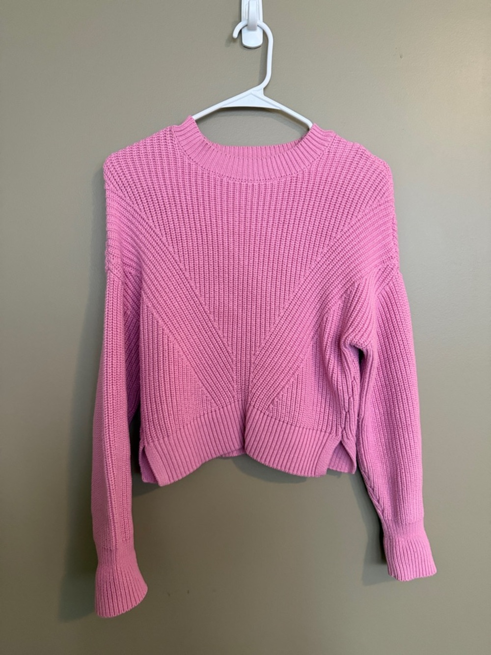 Abercrombie & Fitch Pink Ribbed Crewneck Sweater